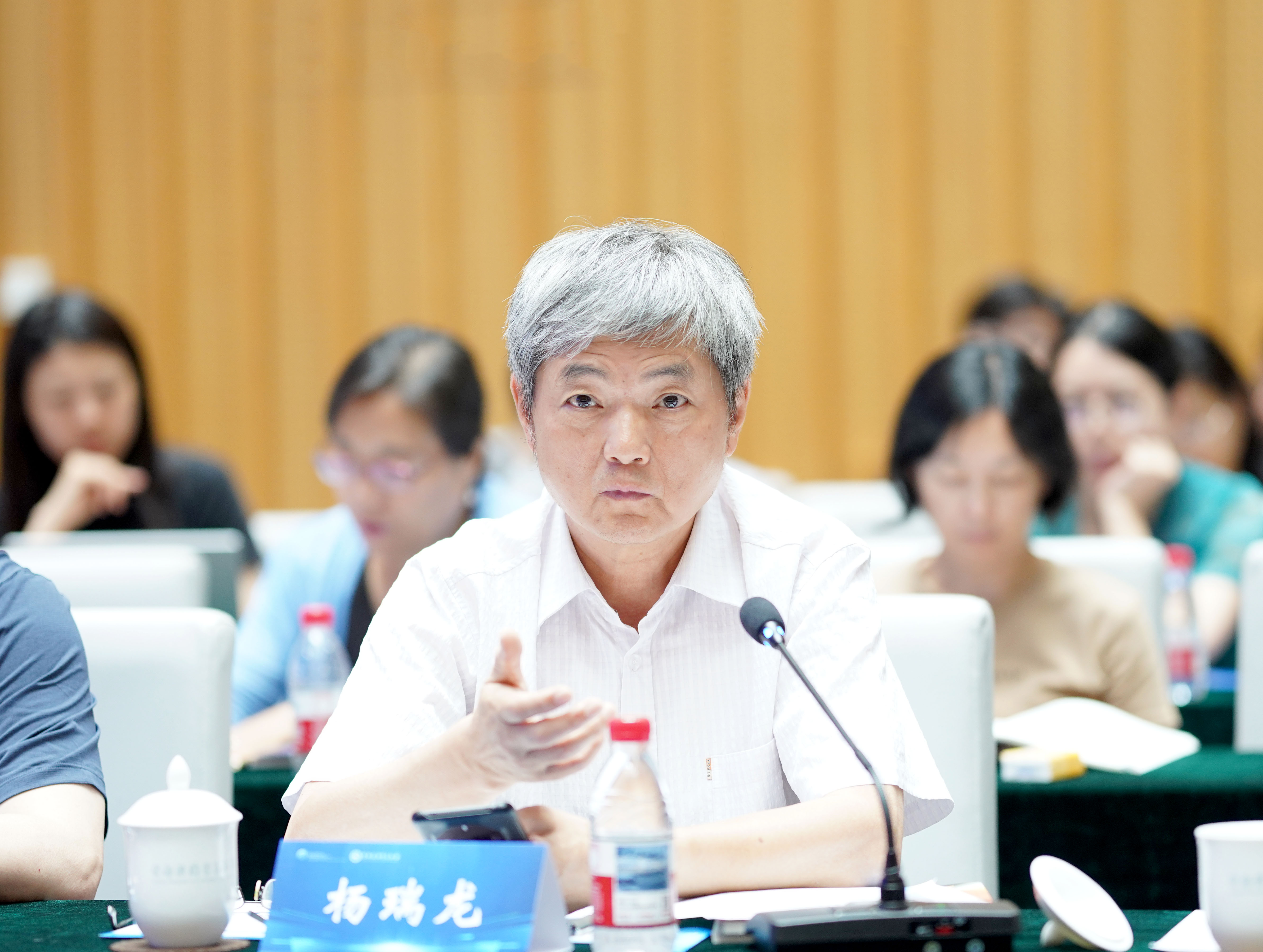 杨瑞龙.JPG