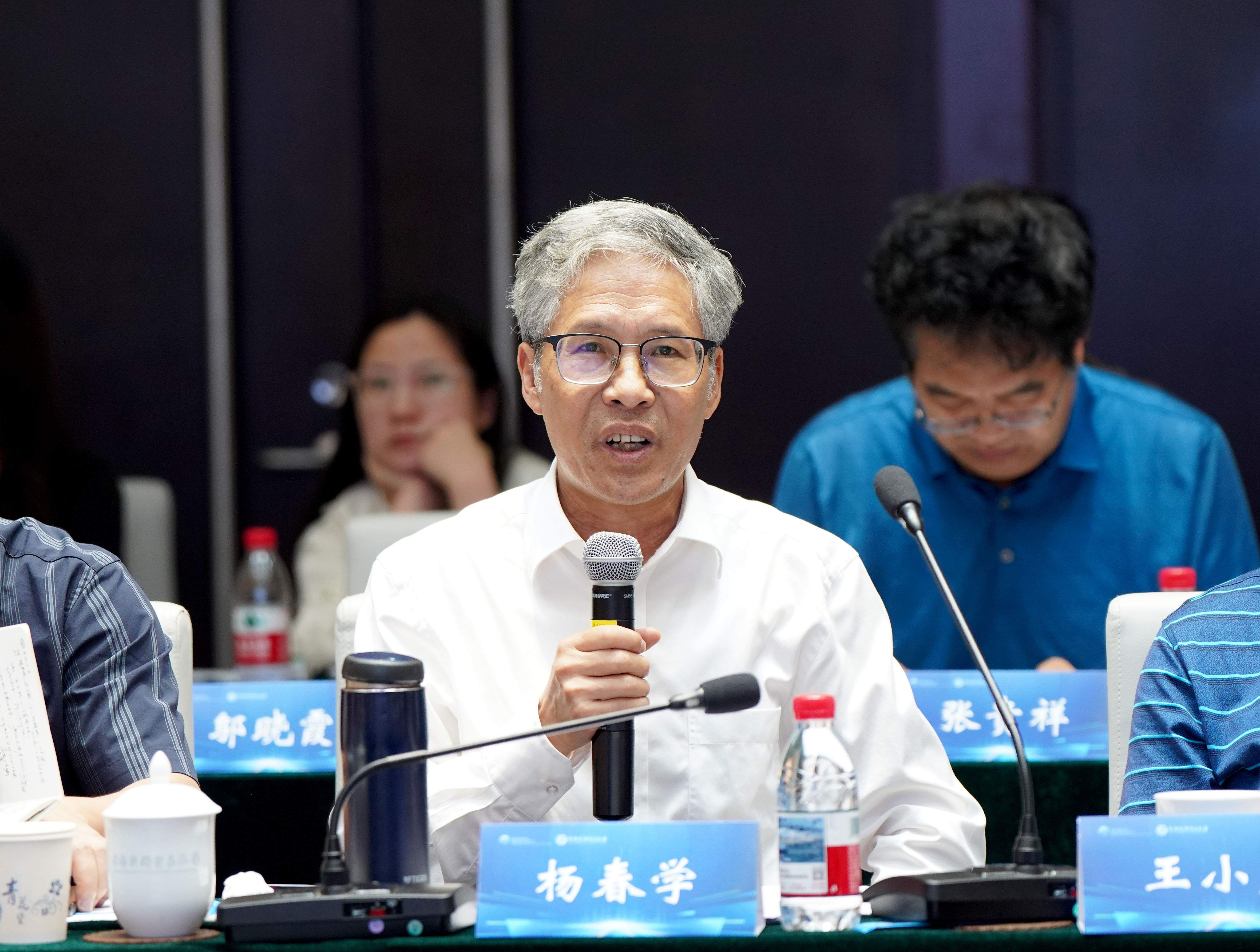 杨春学.JPG