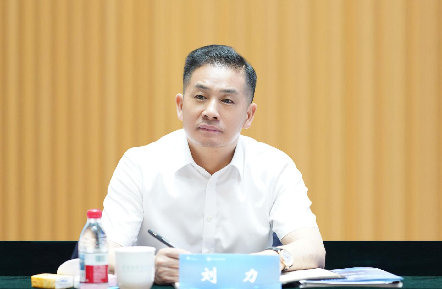 刘力.png